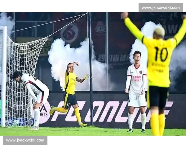 中超：2-2 绝平！青岛西海岸阻击成都蓉城登顶